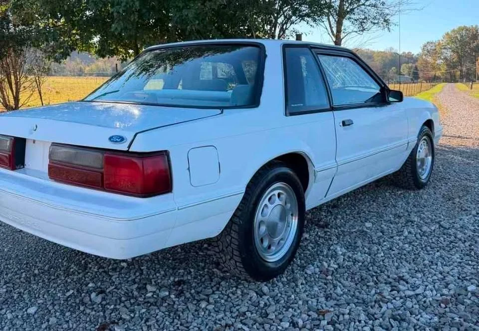 1993 Ford Mustang 3rd Gen - Image 2 of 8