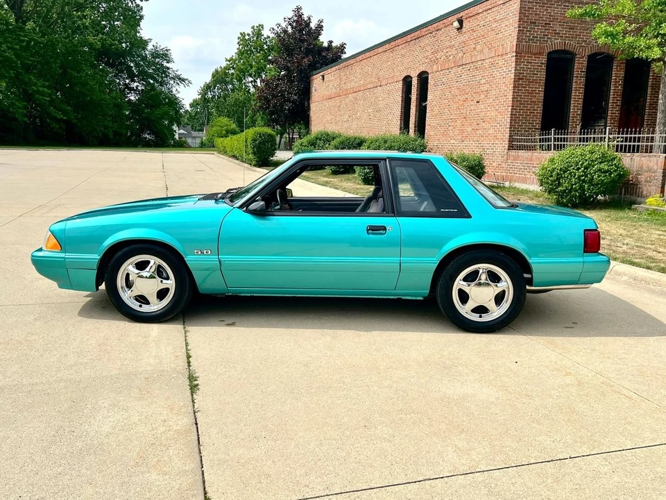 1993 Ford Mustang 3rd Gen - Image 8 of 31