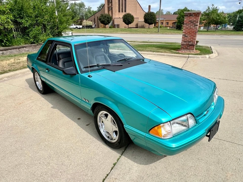 1993 Ford Mustang 3rd Gen - Image 11 of 31