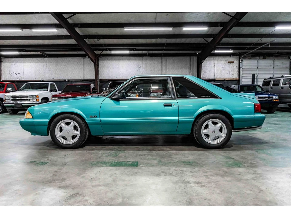 1993 Ford Mustang 3rd Gen - Image 2 of 24