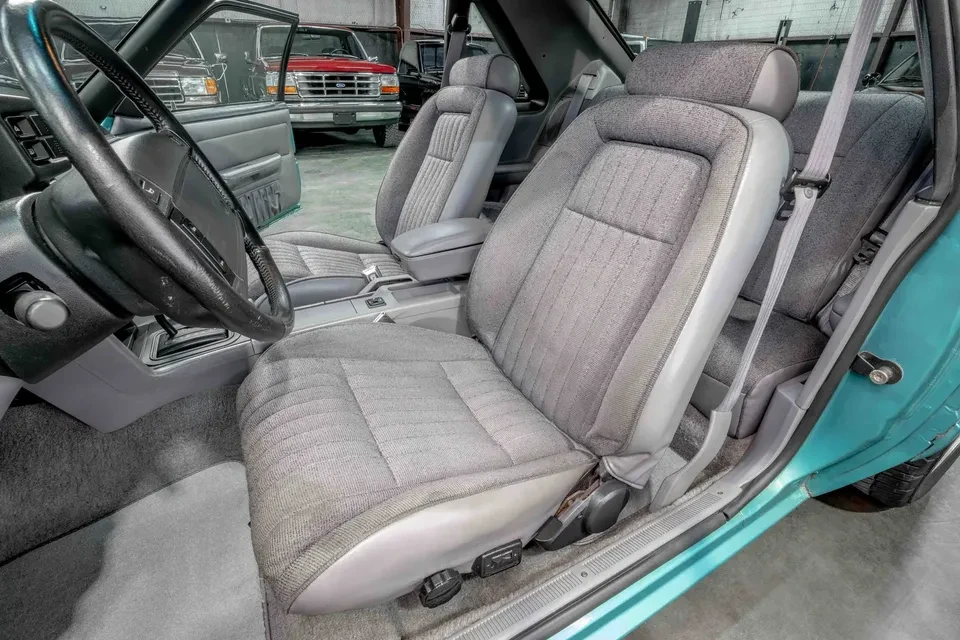 1993 Ford Mustang 3rd Gen - Image 4 of 4