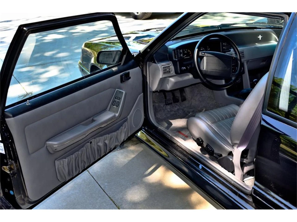 1993 Ford Mustang 3rd Gen - Image 19 of 31