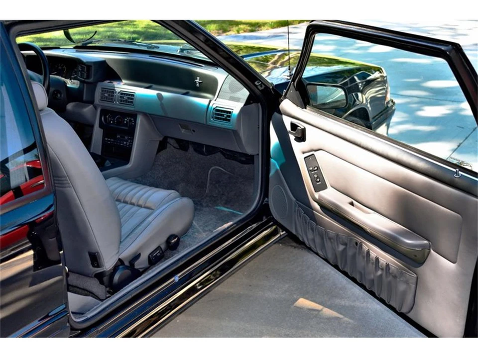 1993 Ford Mustang 3rd Gen - Image 27 of 31
