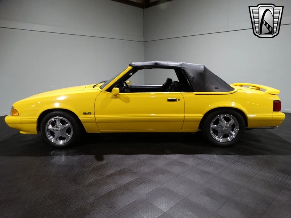 1993 Ford Mustang 3rd Gen - Image 5 of 12