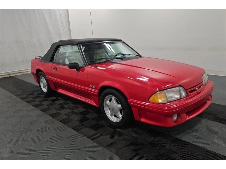 1993 Ford Mustang 3rd Gen - Image 2 of 9