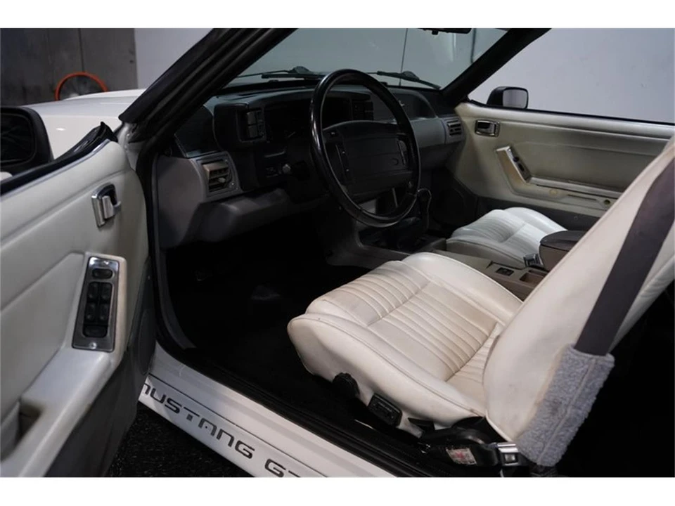 1993 Ford Mustang 3rd Gen - Image 4 of 31