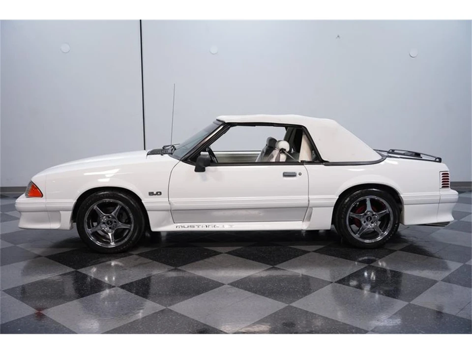 1993 Ford Mustang 3rd Gen - Image 2 of 31