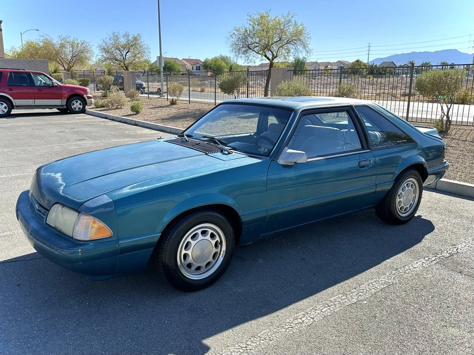 1993 Ford Mustang 3rd Gen - Image 2 of 10