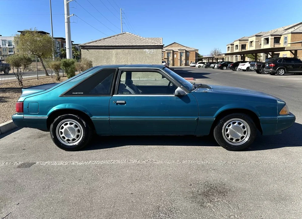 1993 Ford Mustang 3rd Gen - Image 5 of 10