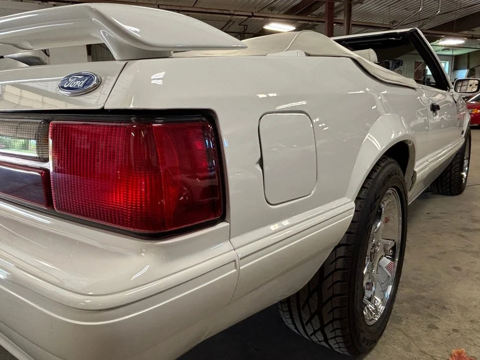 1993 Ford Mustang GT 3rd Gen - Image 13 of 31