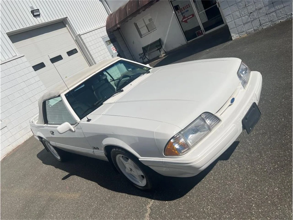 1993 Ford Mustang 3rd Gen - Image 14 of 31