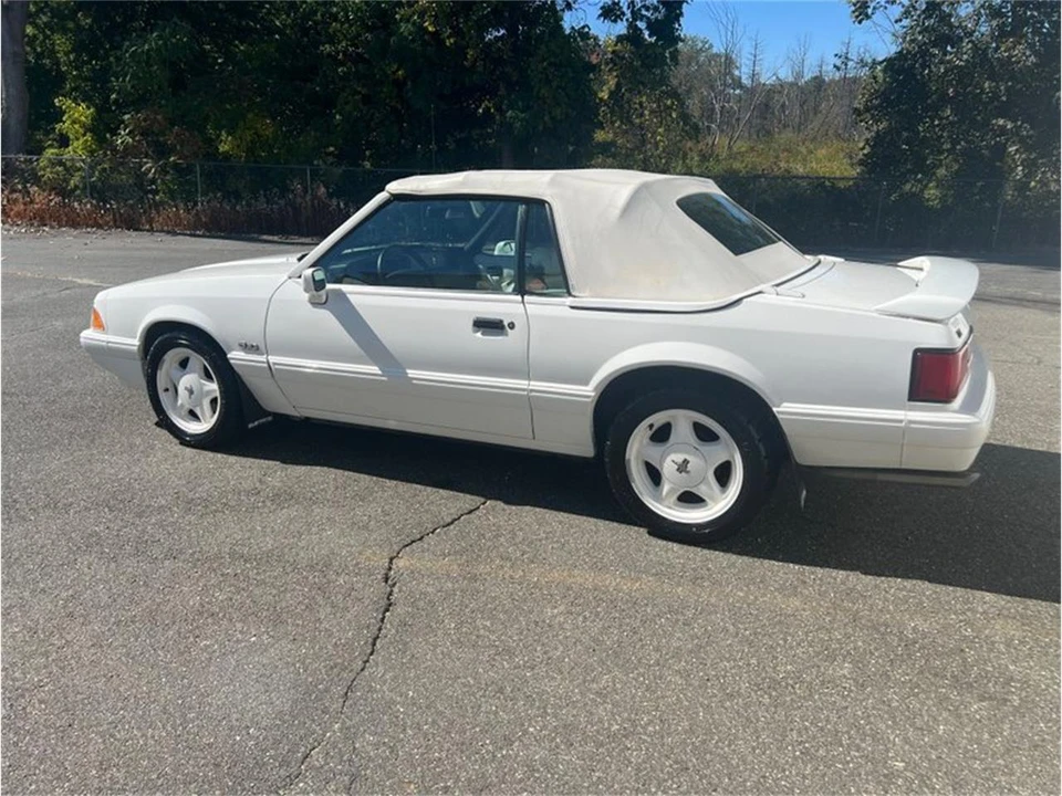 1993 Ford Mustang 3rd Gen - Image 5 of 31