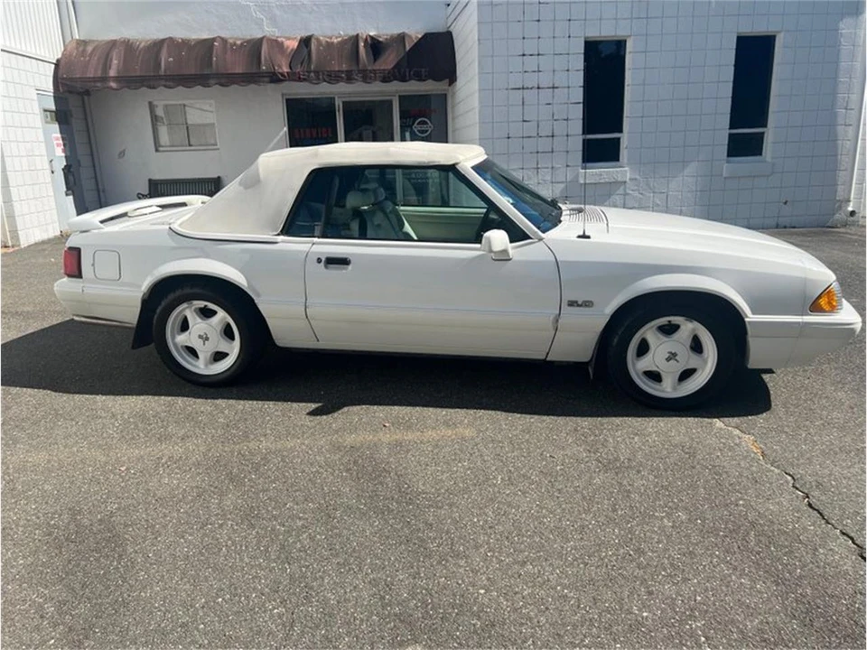 1993 Ford Mustang 3rd Gen - Image 11 of 31