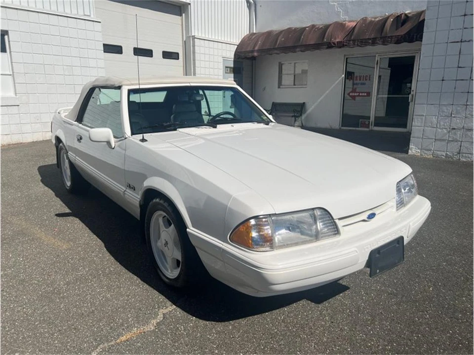 1993 Ford Mustang 3rd Gen - Image 13 of 31
