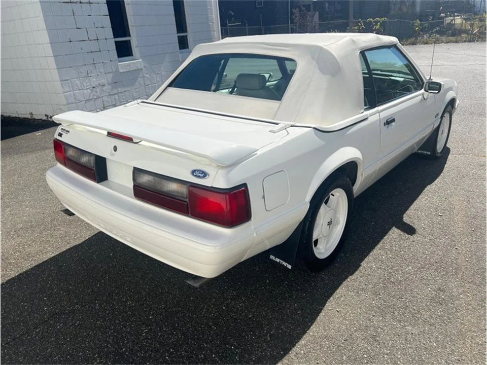 1993 Ford Mustang 3rd Gen - Image 9 of 31
