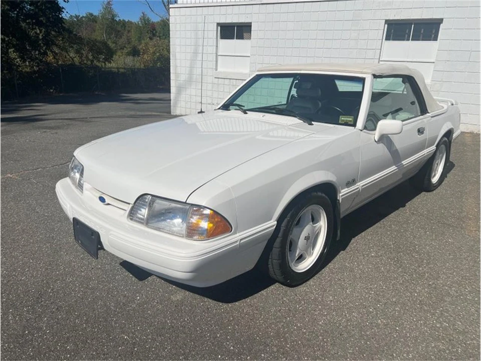 1993 Ford Mustang 3rd Gen - Image 2 of 31
