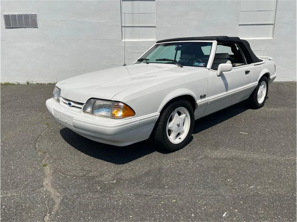 1993 Ford Mustang 3rd Gen - Image 9 of 31