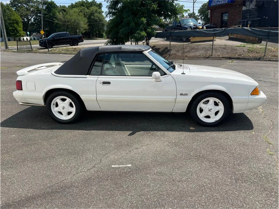 1993 Ford Mustang 3rd Gen - Image 17 of 31
