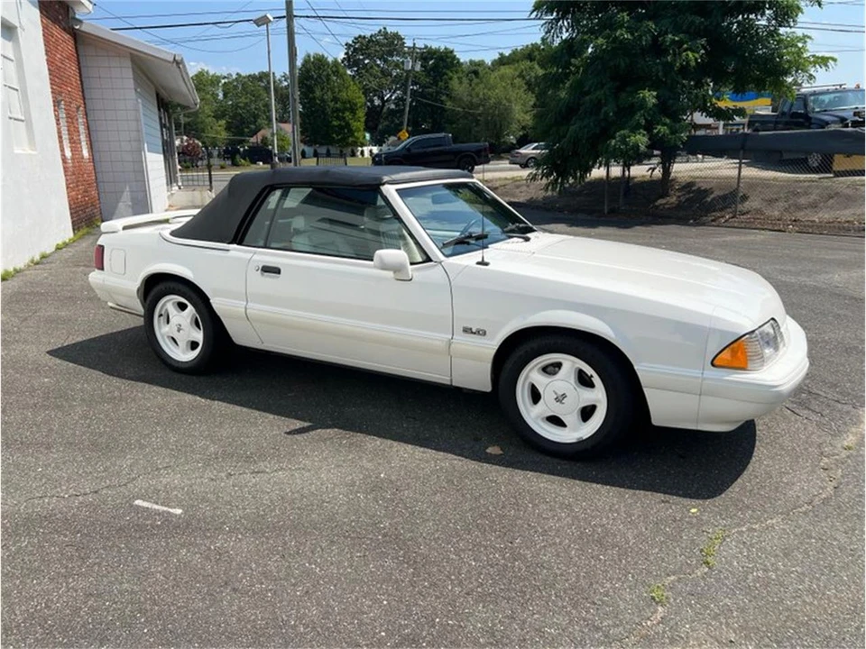 1993 Ford Mustang 3rd Gen - Image 16 of 31