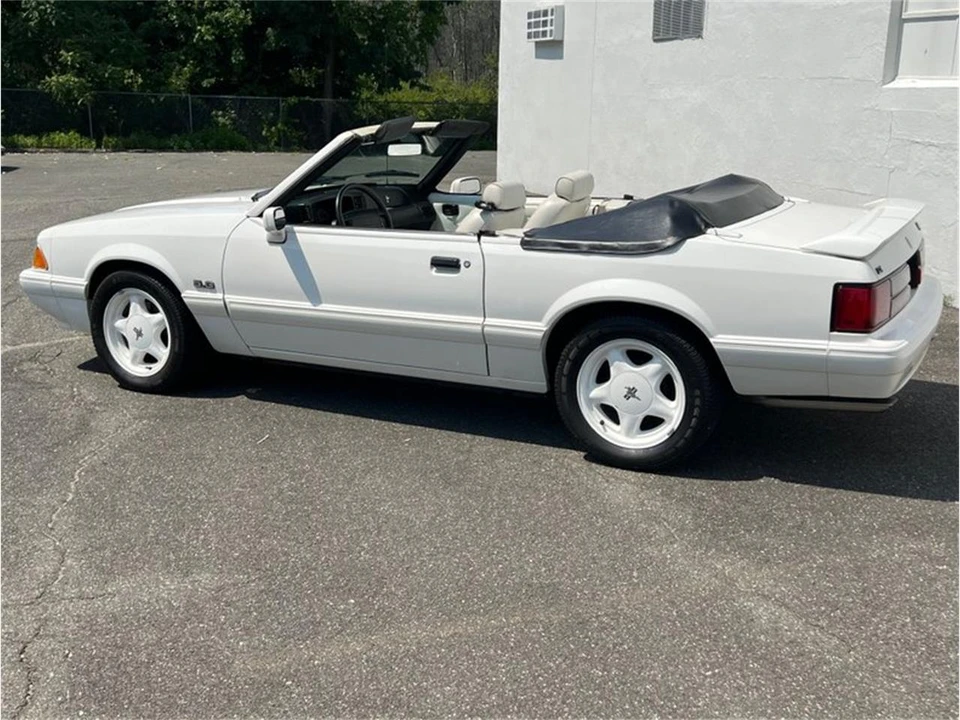 1993 Ford Mustang 3rd Gen - Image 3 of 31