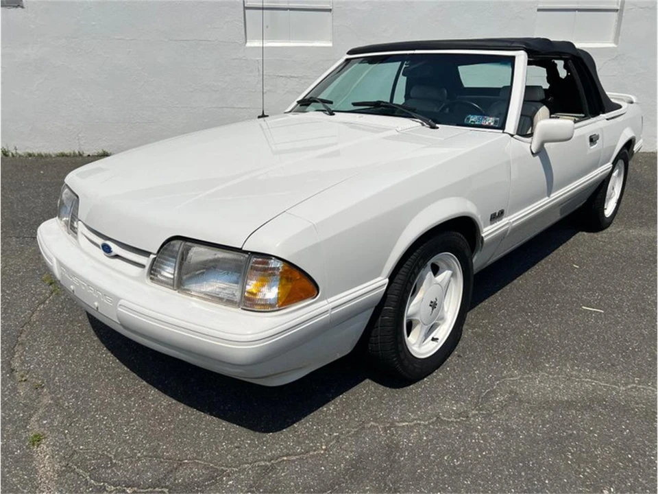 1993 Ford Mustang 3rd Gen - Image 8 of 31