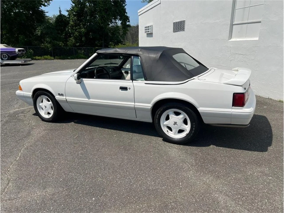 1993 Ford Mustang 3rd Gen - Image 22 of 31