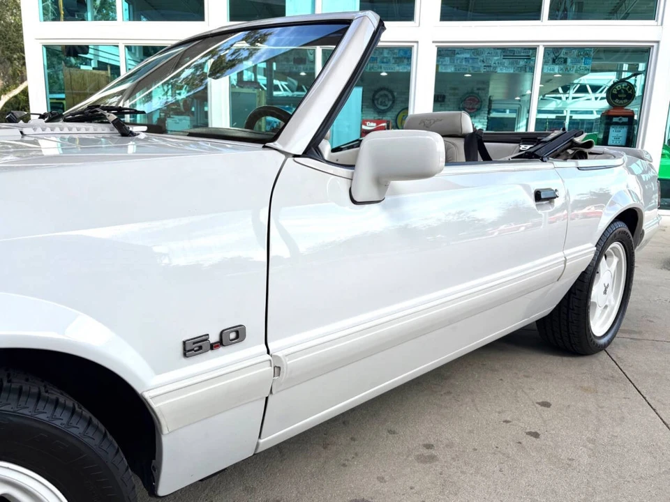 1993 Ford Mustang 3rd Gen - Image 14 of 31