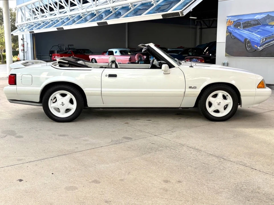 1993 Ford Mustang 3rd Gen - Image 5 of 21