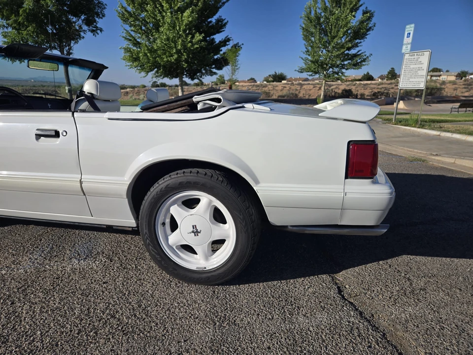 1993 Ford Mustang 3rd Gen - Image 26 of 31