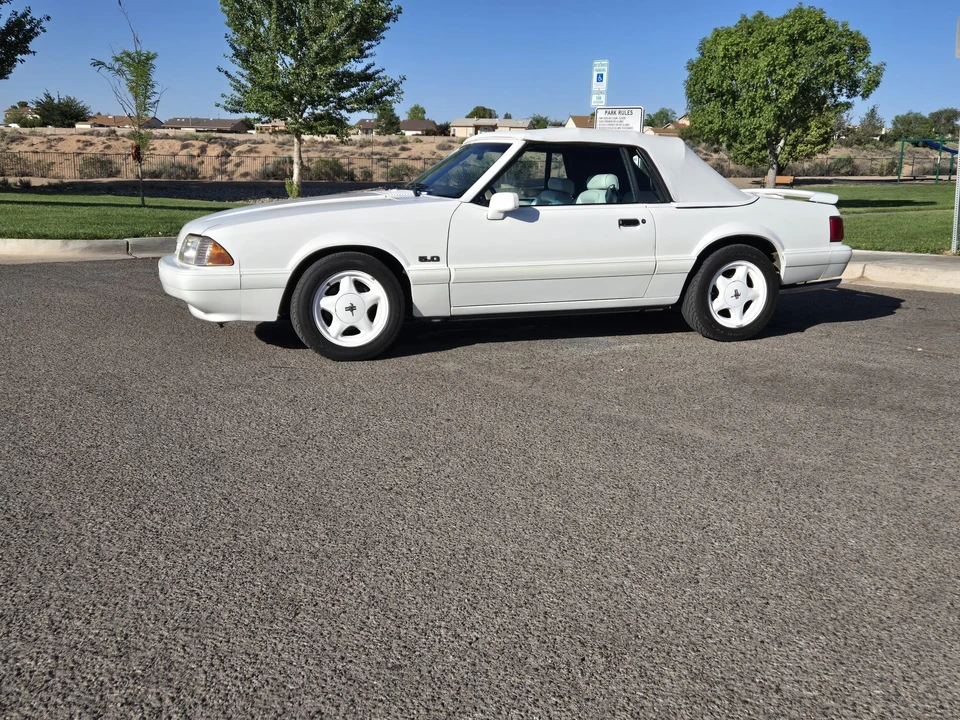 1993 Ford Mustang 3rd Gen - Image 4 of 31