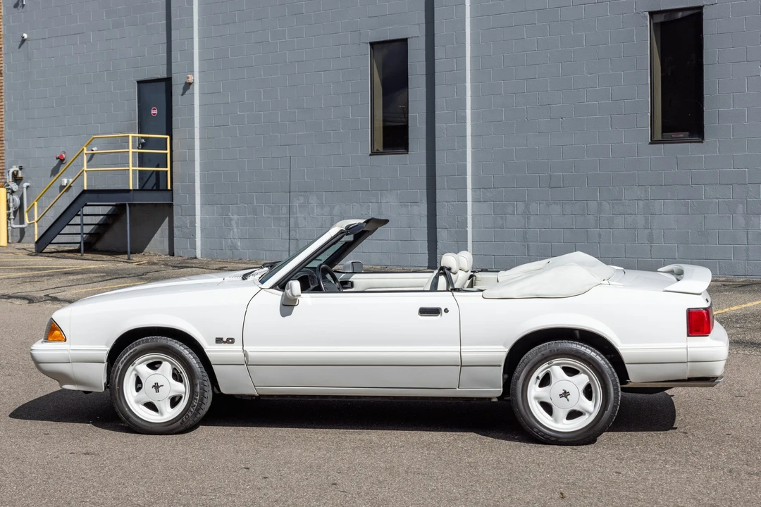 1993 Ford Mustang 3rd Gen - Image 3 of 31