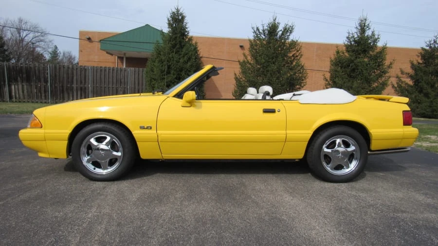 1993 Ford Mustang 3rd Gen - Image 2 of 12