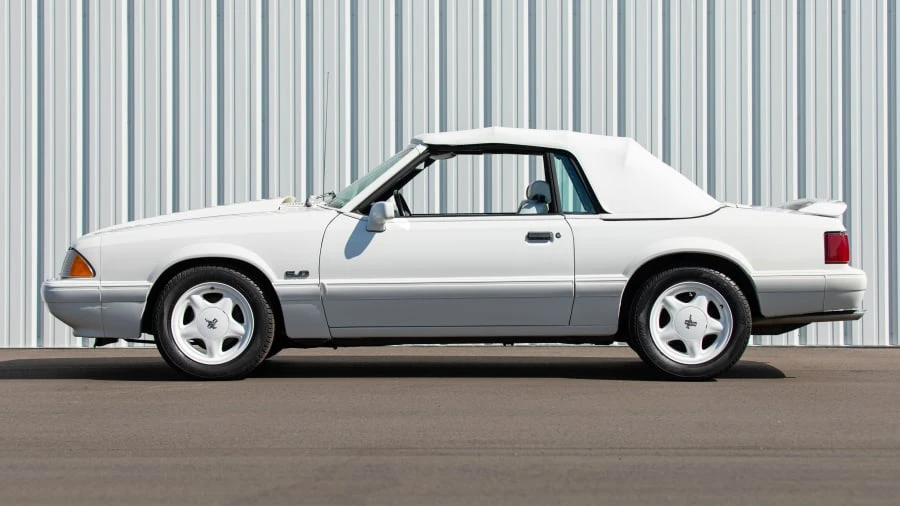 1993 Ford Mustang 3rd Gen - Image 2 of 27