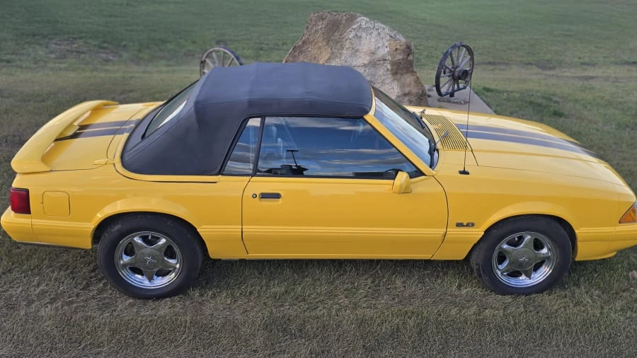 1993 Ford Mustang 3rd Gen - Image 16 of 24