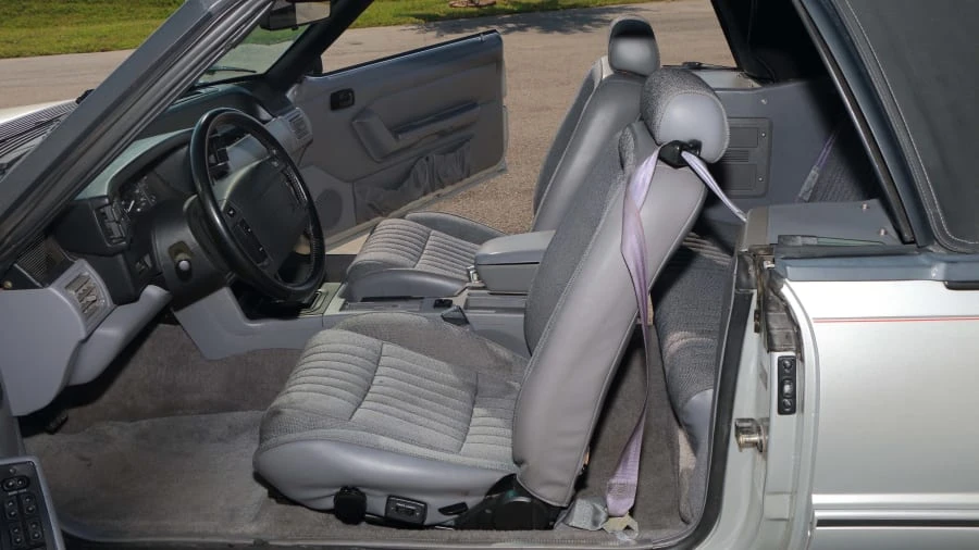 1993 Ford Mustang 3rd Gen - Image 4 of 12