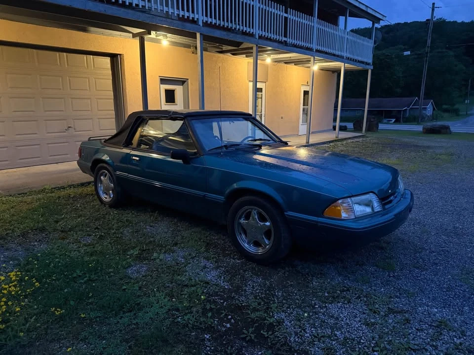 1993 Ford Mustang 3rd Gen - Image 2 of 9