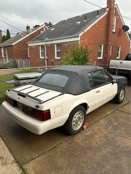 1993 Ford Mustang 3rd Gen - Image 2 of 11