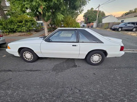 1993 Ford Mustang LX Coupe 2D