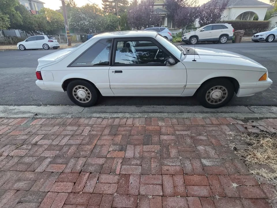 1993 Ford Mustang 3rd Gen - Image 2 of 10