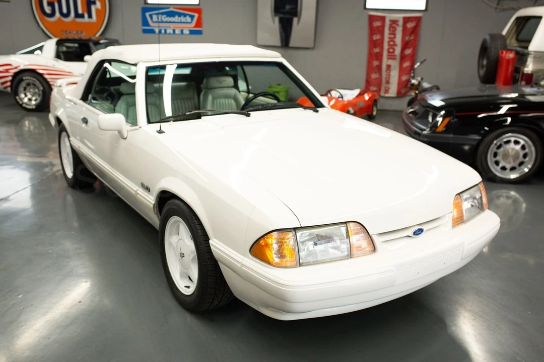 1993 Ford Mustang 3rd Gen - Image 4 of 18