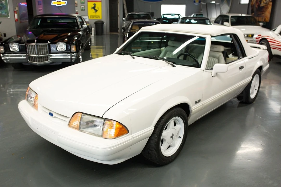 1993 Ford Mustang 3rd Gen - Image 2 of 18
