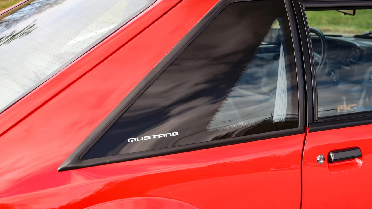 1993 Ford Mustang 3rd Gen - Image 14 of 31