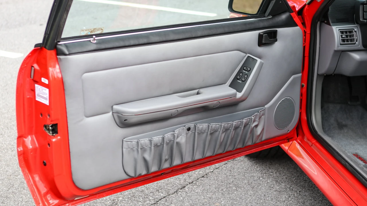 1993 Ford Mustang 3rd Gen - Image 29 of 31