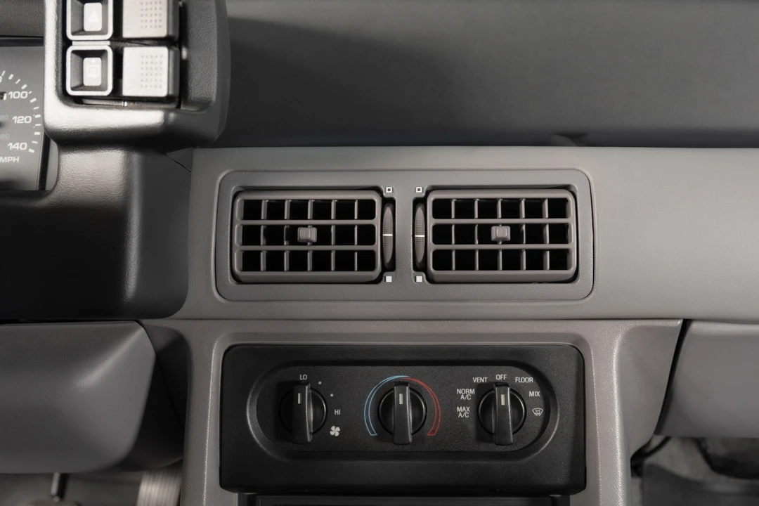 1993 Ford Mustang Cobra R 3rd Gen - Image 21 of 31
