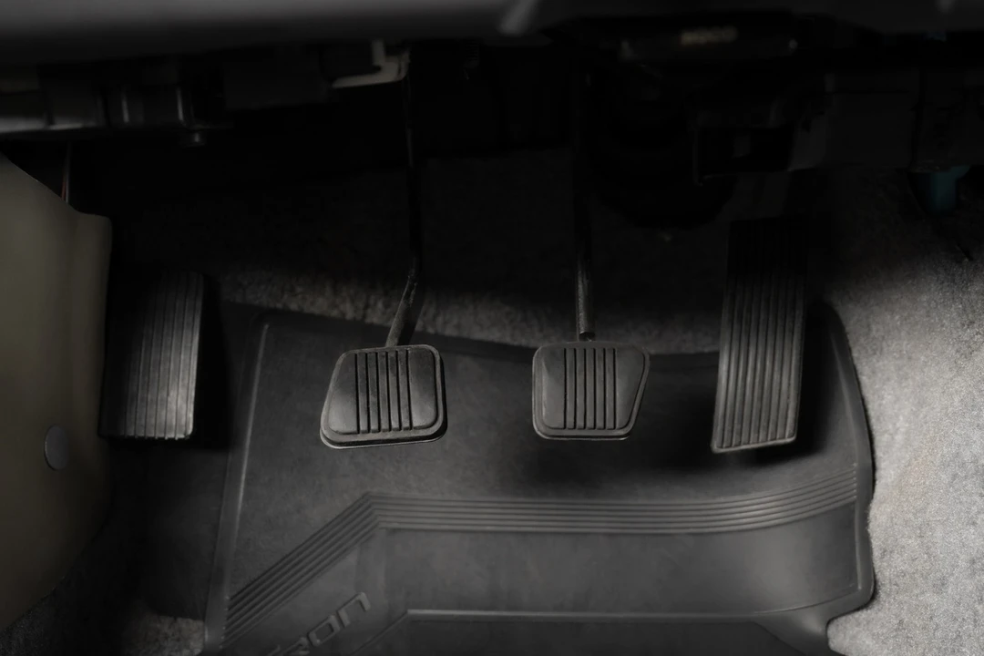 1993 Ford Mustang Cobra R 3rd Gen - Image 19 of 31