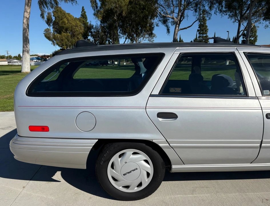 1993 Ford Taurus 2nd Gen - Image 11 of 21