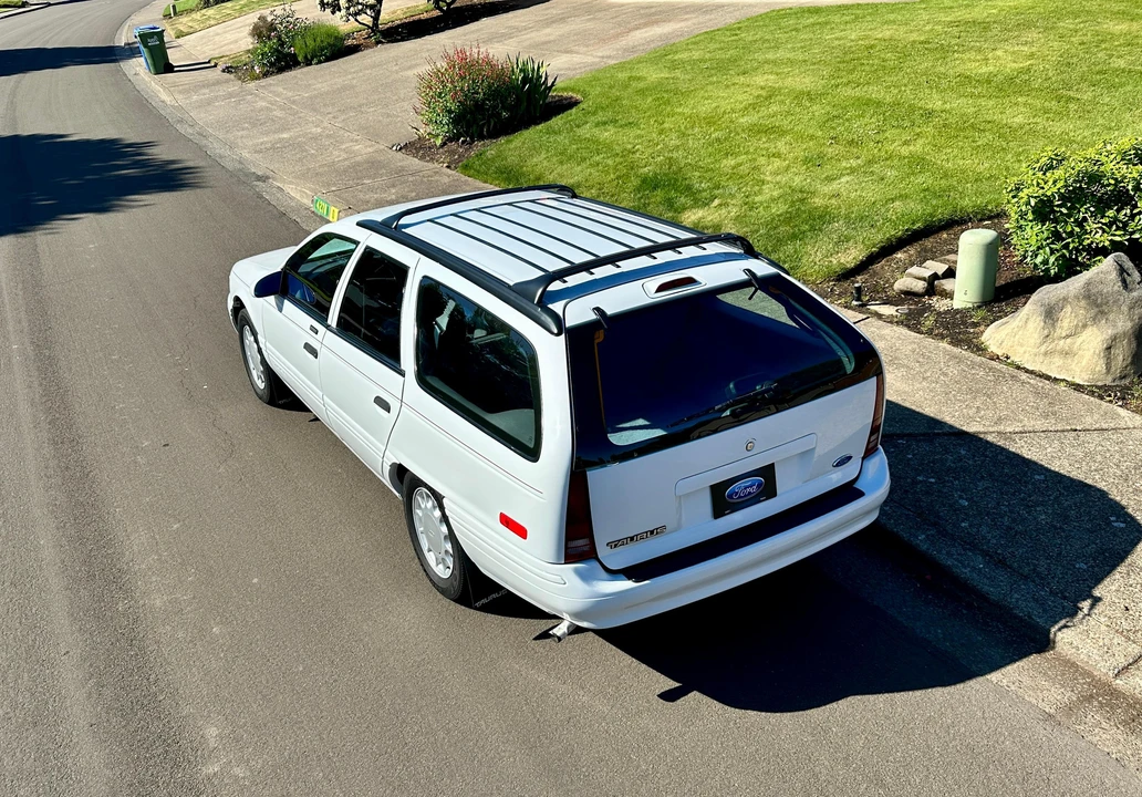 1993 Ford Taurus 2nd Gen - Image 9 of 31