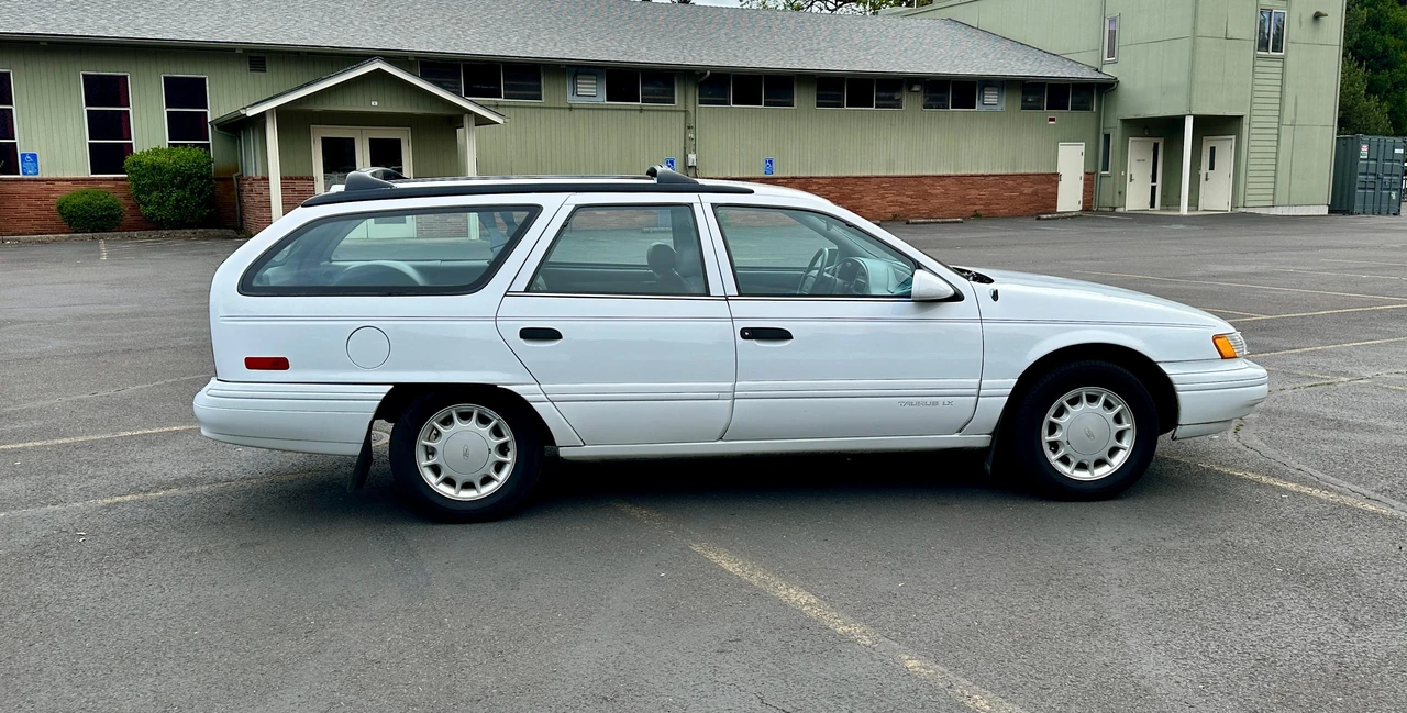 1993 Ford Taurus 2nd Gen - Image 12 of 31