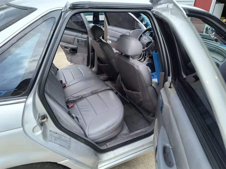 1993 Ford Taurus SHO 2nd Gen - Image 16 of 31
