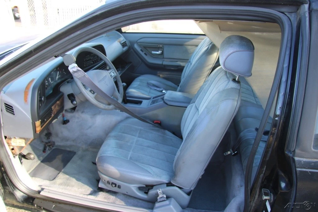 1993 Ford Thunderbird 10th Gen - Image 14 of 21